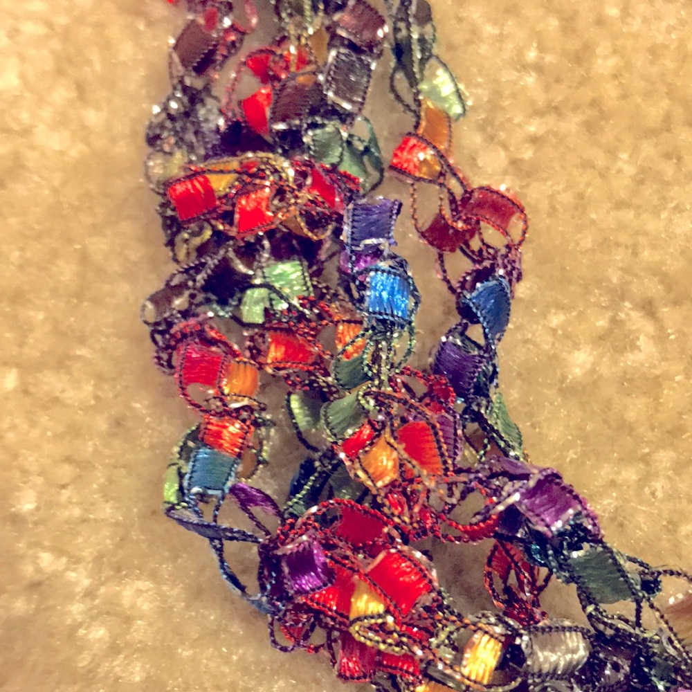 Multicolored Yarn Jewelry Set